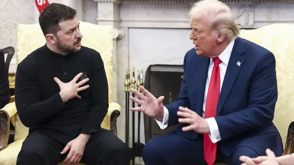 Vita Huset. Donald Trump och Volodymyr Zelenskyj i urspårad diskussion under fredagskvällen