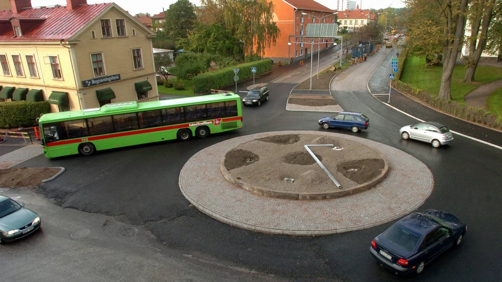 Såhär såg det ut i oktober 2006 när "kossanrondellen" var i det närmaste nybyggd. Snart försvinner den.