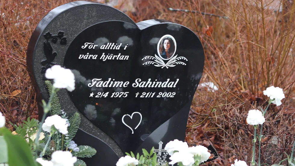 Fadimes grav blir till en samlingsplats den 21 januari varje år.
