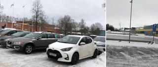 Fullt på en parkering – och tomt på den andra