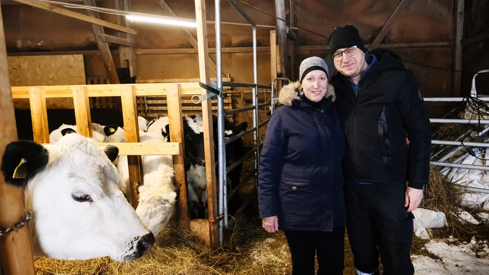 Anna och Mustafa Gültekin lämnade livet i stan för att jobba och leva på en gård. "Jag saknar ingenting från stan", säger Anna Gültekin.