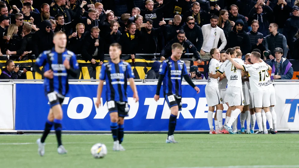 Depp i Sirius och jubel i AIK efter att  Benjamin Tiedemann Hansen gjort matchens enda mål på Studenternas inför drygt 10 000 åskådare.