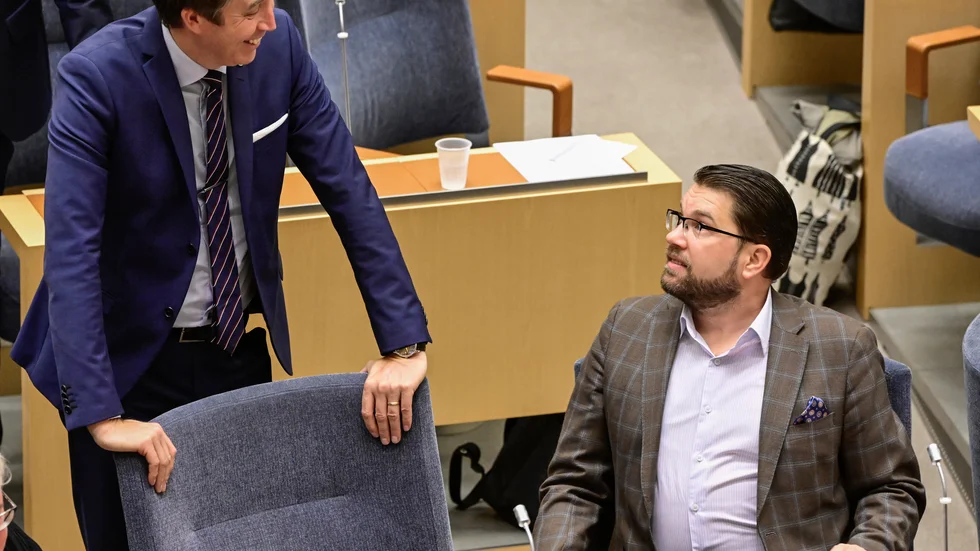 Har du hört om.....
Richard Jomshof (SD) och Jimmie Åkesson (SD) ser ut att ha roligt i riksdagens plenisal.