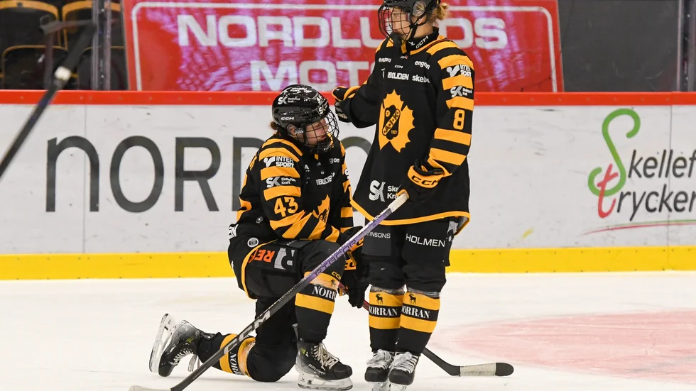 Skellefteå AIK:s tunga trend fortsätter. På bilden Aino Karppinen och Tyra Håkansson.