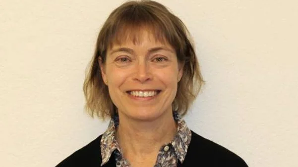 Agneta Rehnberg, antikvarie på länsstyrelsen, tycker inte att man ska avskräckas att köpa Jävre turiststation på grund av de strikta reglerna. "Det finns utrymme för att diskutera lösningar", säger hon.