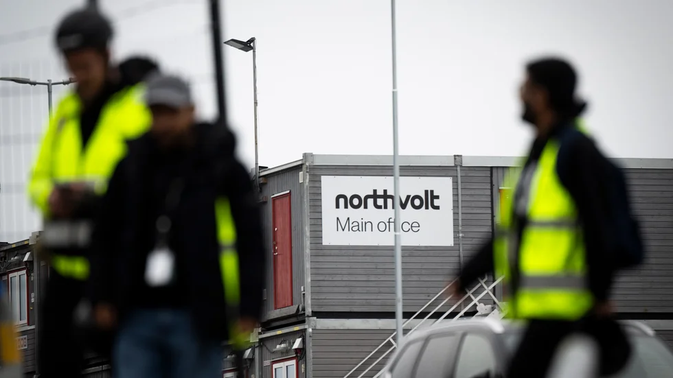 Anställda går av sitt skift vid Northvolts fabrik i Skellefteå. Arkivbild.