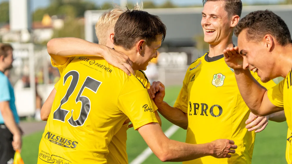 Sportredaktionen är överens om att Vimmerby IF inte går en lika ljus säsong till mötes som fjolåret sett till tabellplacering. 