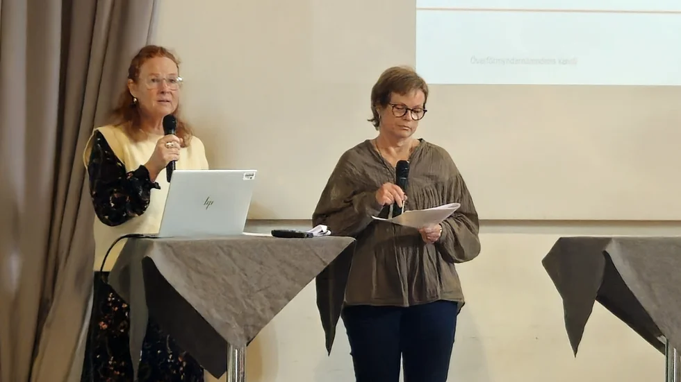Malin Wiginder och Åsa Lidström höll ett mycket uppskattat föredrag om Överförmyndarnämnden.