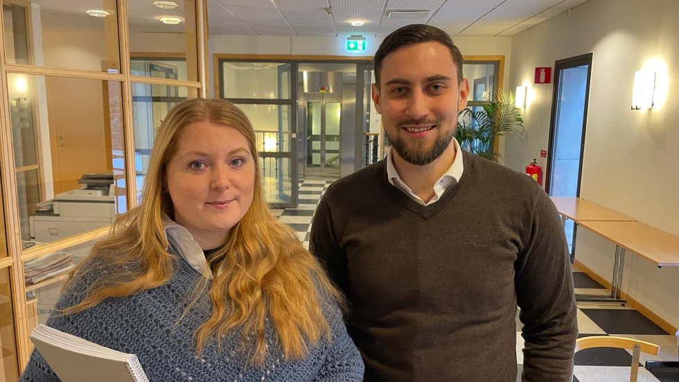 Josefine Wettermark började för ett år sedan som kommunsekreterae, kollegan Hannes Tomasson kom i oktober. Nu är de sekreterare i kommunens två högsta politiska organ.