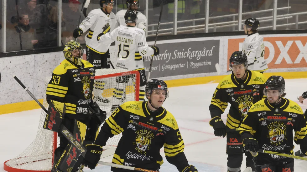 Vimmerby blandade och gav hemma mot AIK. De hämtade upp 0-3 till 3-3 i den andra perioden, men fick ändå se sig besegrade efter förlängning.