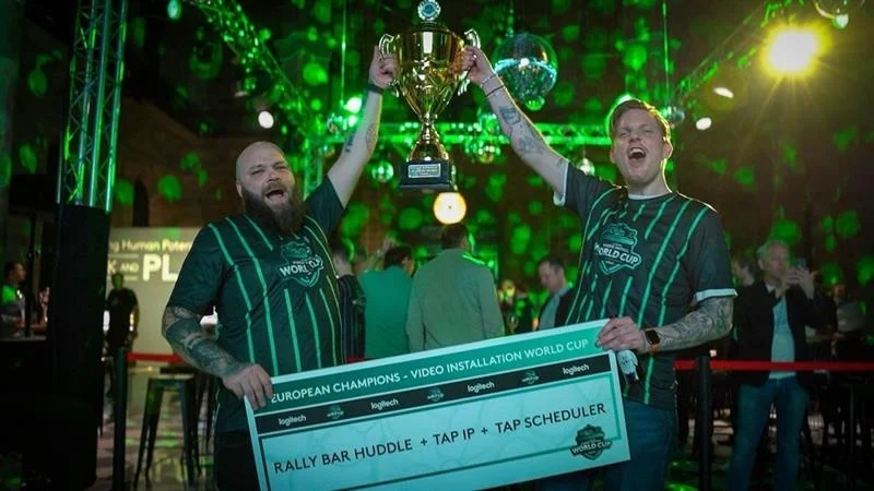 Jesper Bernström och Emil Wallinder tog hem första pris i World cup i videoinstallation som avgjordes i Barcelona.