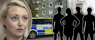 Offret knivhöggs och rånades – nu åtalas tre män och en kvinna