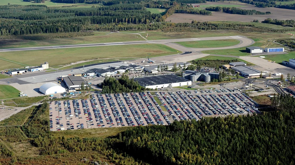 Tumult uppstod efter att polisen vinkat in föraren vid Skavsta. Nu döms Eskilstunabon.
