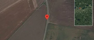 Stopp på väg 1015 på grund av trafikolycka med en lastbil