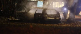 Bil i lågor vid Rekarnegymnasiet