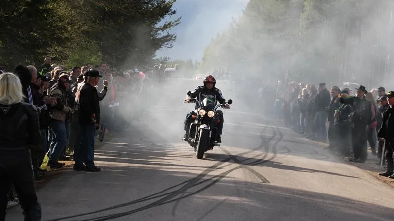 Efter två inställda träffar är det i helgen dags för motorcykelförarna att samlas i Gällivare. 