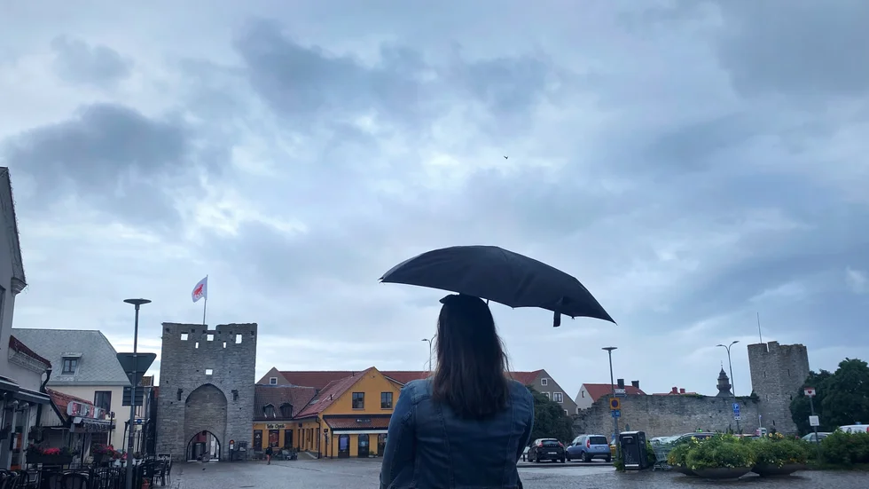 Sommarvädret väntas upphöra efter tisdagen och det blir både blötare och blåsigare. 