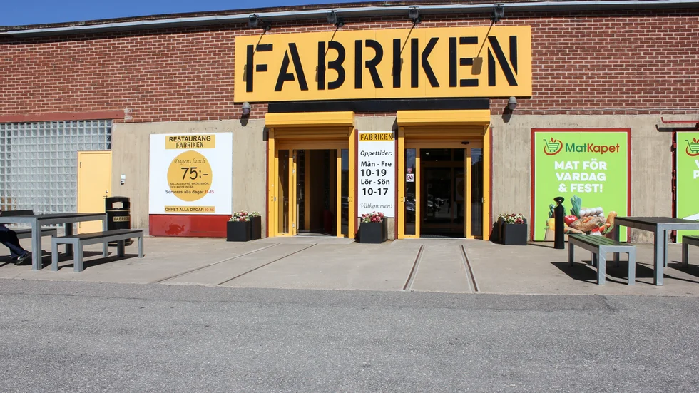 Ägaren till butiken försökte att stoppa gärningsmannen.