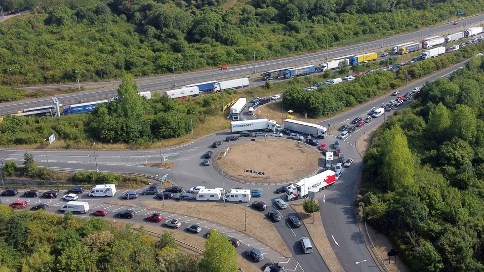 Köer på vägen till Dovers hamn och Eurotunneln under lördagen.