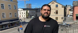 Han sa upp sig från jobbet – för att arbeta med utsatta: "Känns som att jag aldrig vill sluta arbeta här"