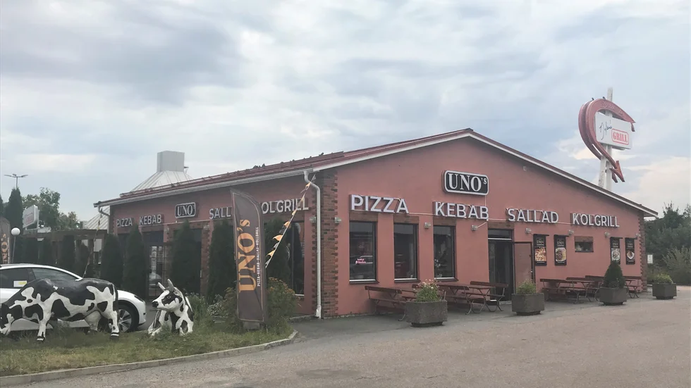 Uno's Restaurang i Boländerna serverar grillrätter, pizza, kebab och hamburgare bland annat.