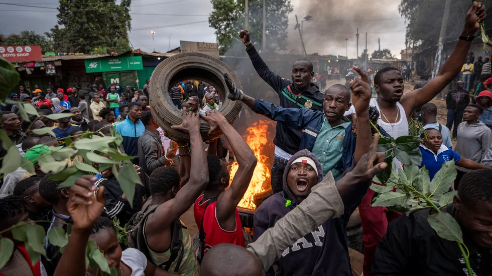 Gatuprotester i Nairobi efter att resultatet i Kenyas presidentval presenterats.