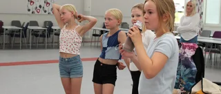 Här får barnen utlopp för sina konstnärliga talanger – 20 barn provar kultur helt gratis