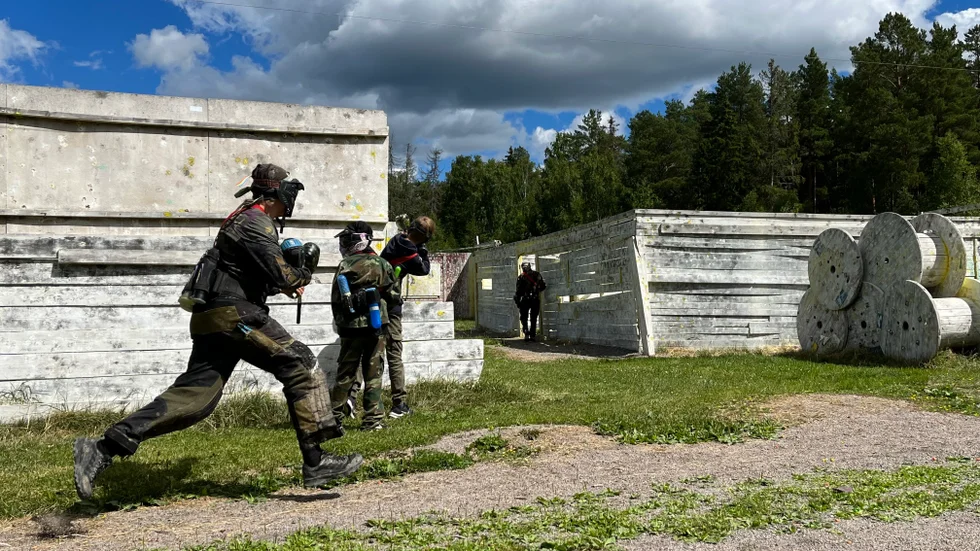 Holiday Paintball Biggame arrangerades i Bragby utanför Uppsala under lördagen och söndagen.