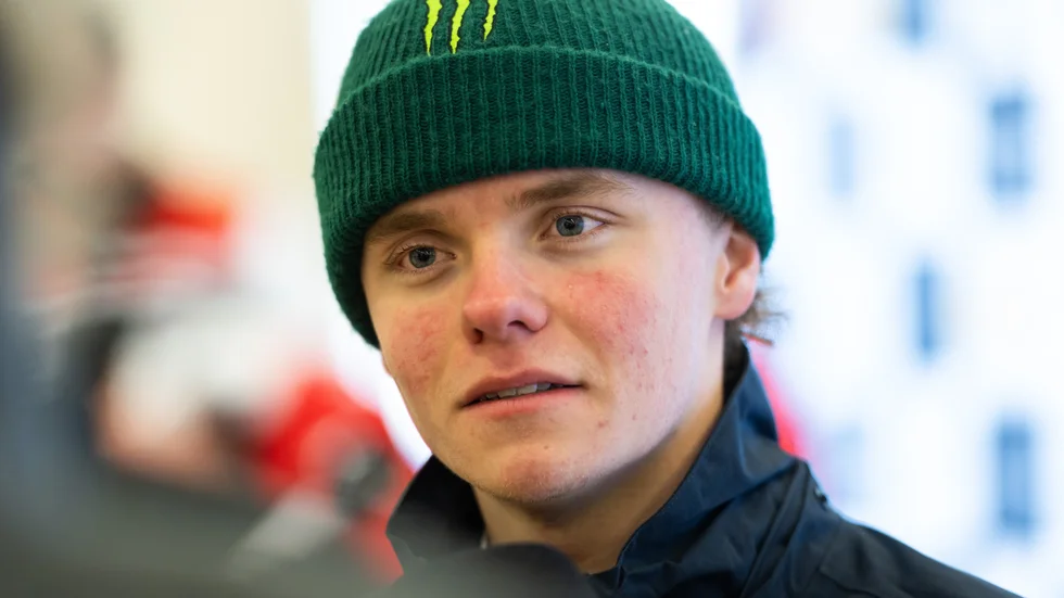 Oliver Solberg tappade vinsten sent under söndagskvällen. Anton Marklund fick istället rallycrossvinsten i Höljes.