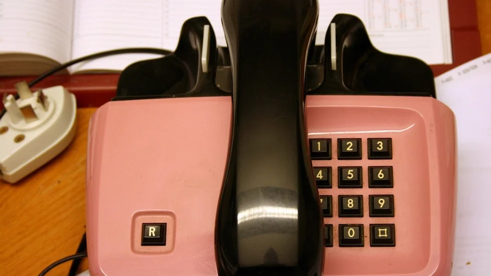 Personer i Buskhyttan med fast telefoni kommer att vara utan fungerande telefon hela helgen.