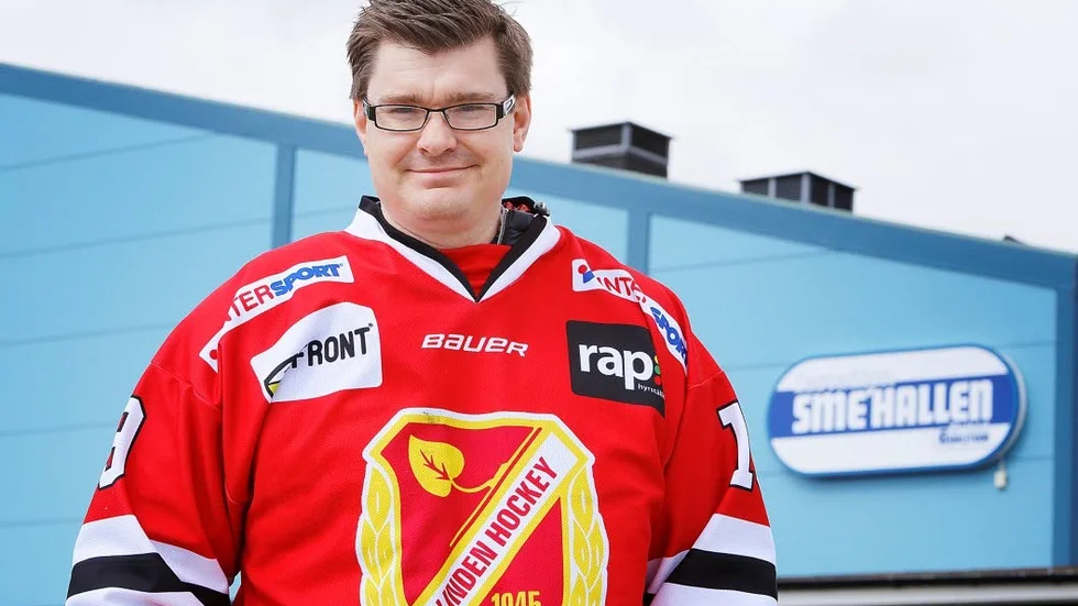 Lindens klubbchef Anders Björk och övriga division 1-klubbar sätter sig emot förbundets förslag om direkt upp- och nedflyttning.
