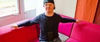 Poeten Johan vill rocka sockorna varje dag