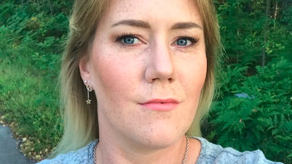 Camilla Eriksson från Katrineholm fastnade i London och fick lägga ut totalt 22 000 kronor extra för att ta sig hem.