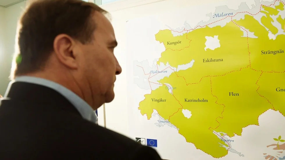 Regeringen flyttar myndighetsjobb till Katrineholm. Det må vara kontroversiellt med decentralisering men det är nyttigt.
