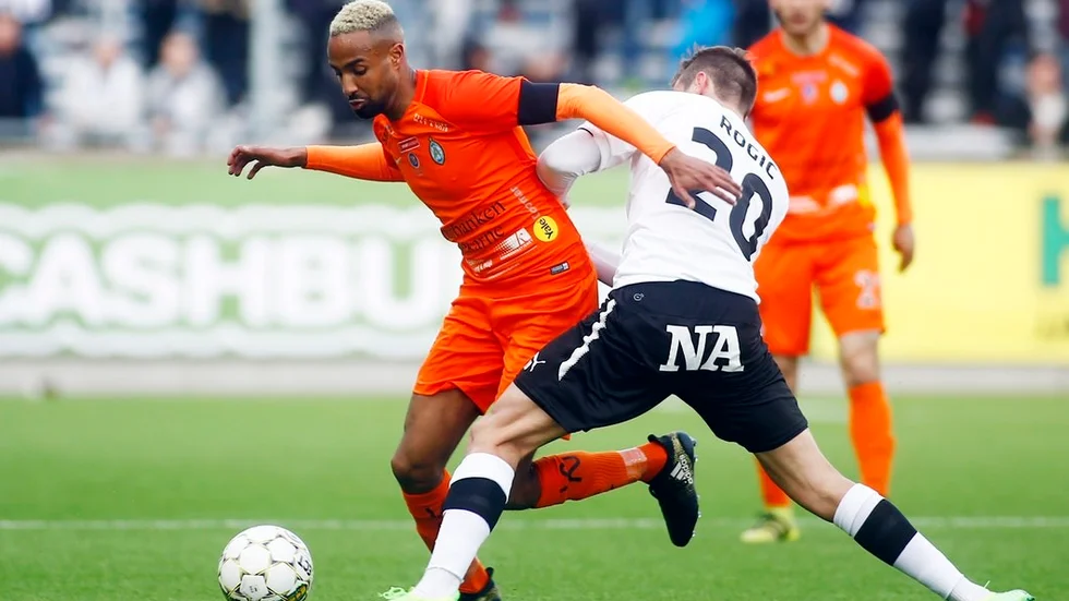Mittfältaren Ferid Ali har kontrakt över nästa säsong med AFC men ska ha ett snack med sin agent inom kort.