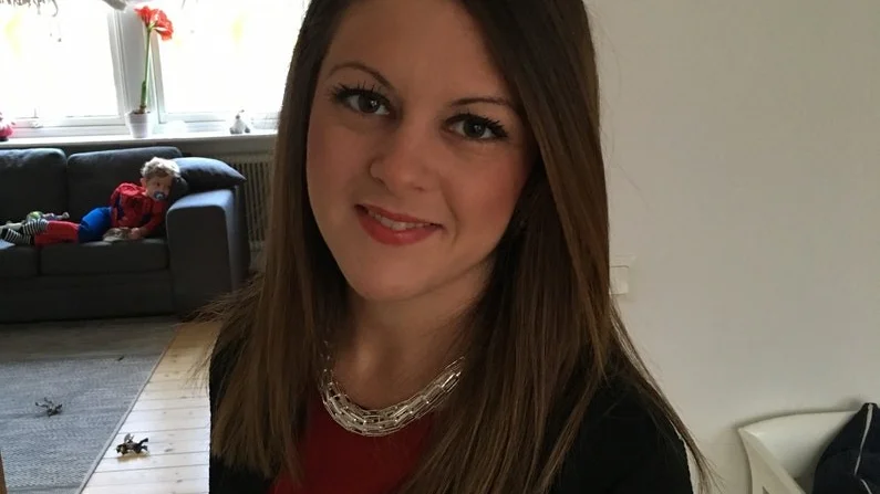 Jonna Lindqvist i Skogstorp fick en chock när hon såg älgarna i trädgården.