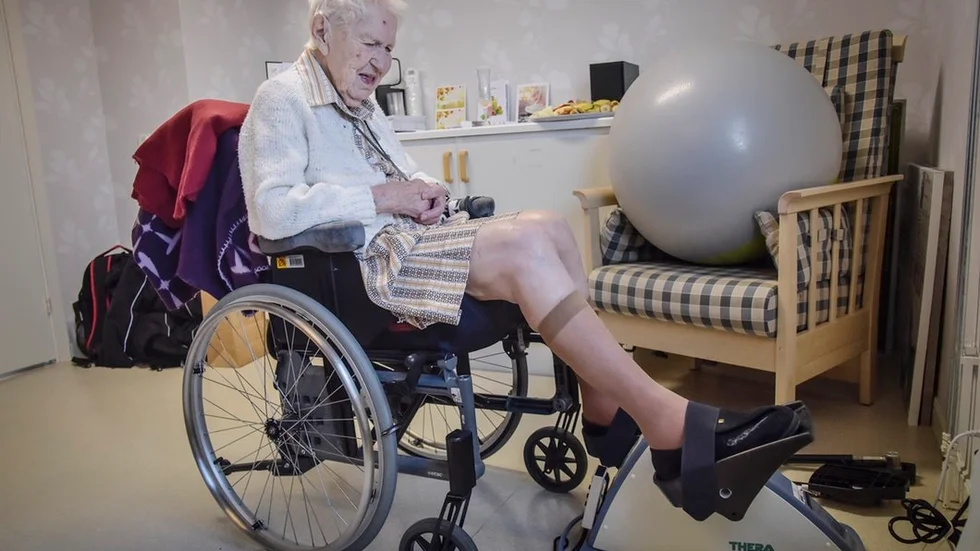 Greta Larsson fyller snart 99 år, men tränar på åldern till trots.