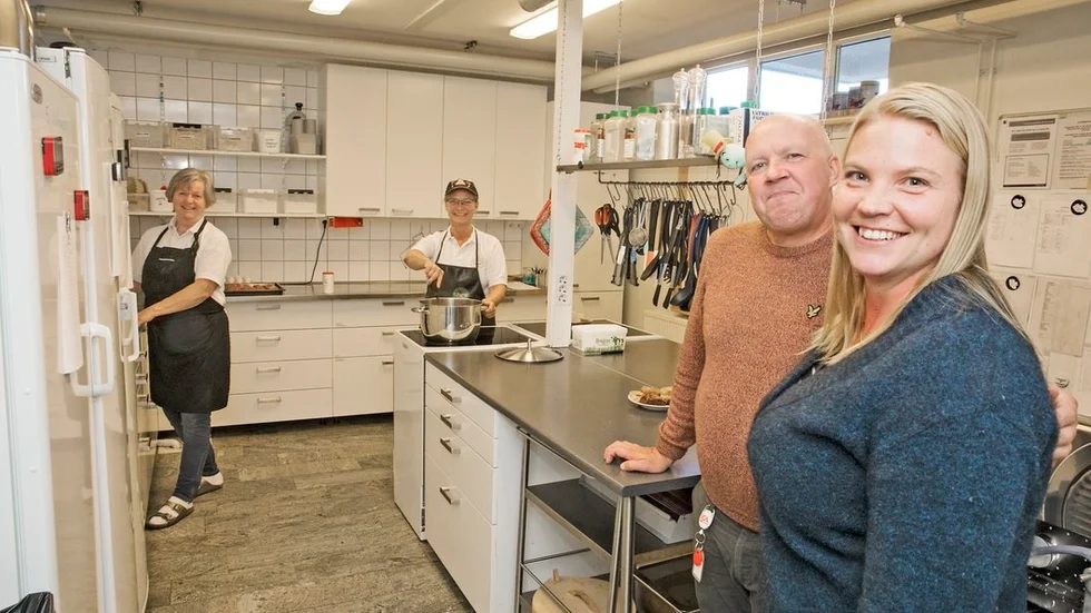 Magnus Jeppsson och Hanna Seger har anställt tre personer för att sköta Änglarnas kök. Det är Ingegärd Skoog, Marita Blomqvist samt Britt Magnusson som inte är på plats.