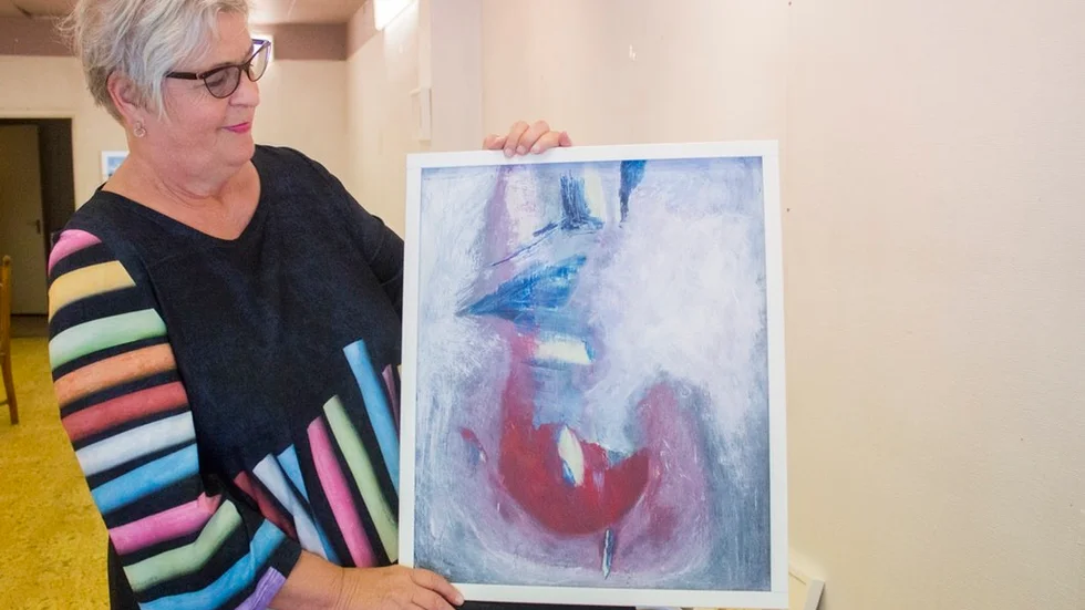 Eeva-Liisa Petterson med en favoritbild från utställningen som öppnar på lördag.