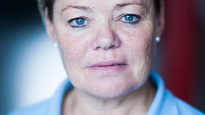 Moderata riksdagsledamoten Lotta Finstorp uppmärksammar den Internationella kvinnodagen tillsammans med Lotta Olsson.