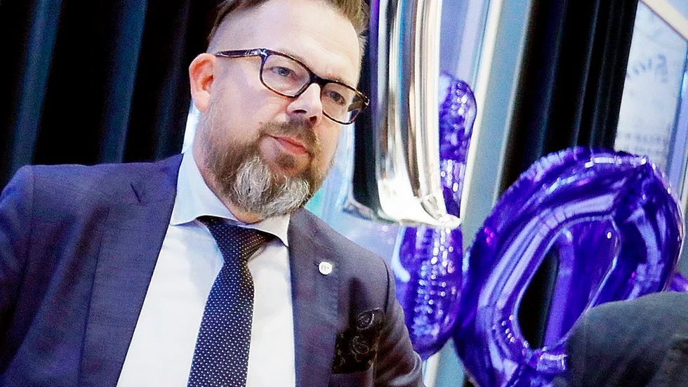 Jari Puustinen (M).