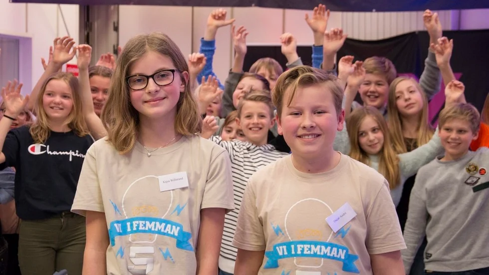 Kajsa Willstrand och Oscar André tävlar i Gripsholmsskolan klass 5 Girafferna är landets femte bästa Vi i femman-lag 2018.