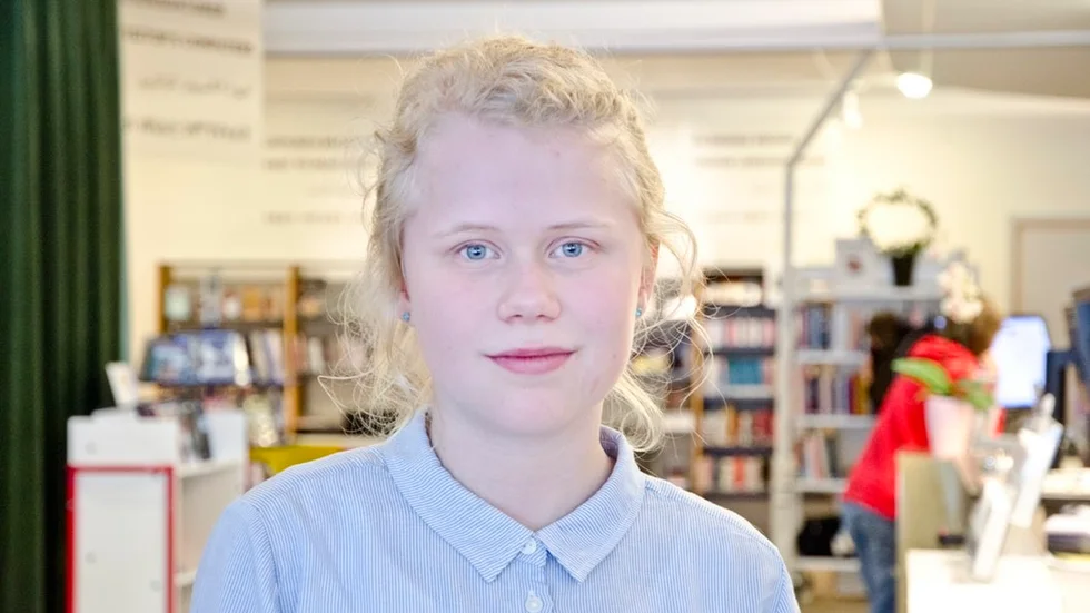 Amalthea LövingJag tror att vi kommer se mycket mer tekniska lösningar. Det finns flera naturresurser som vi inte tar tillvara på i dag, saltvatten till exempel. Saltvattendrivna flygplan och bilar kommer säkert att finnas. Många kommer säkert bo i hus, men även i husbåtar.