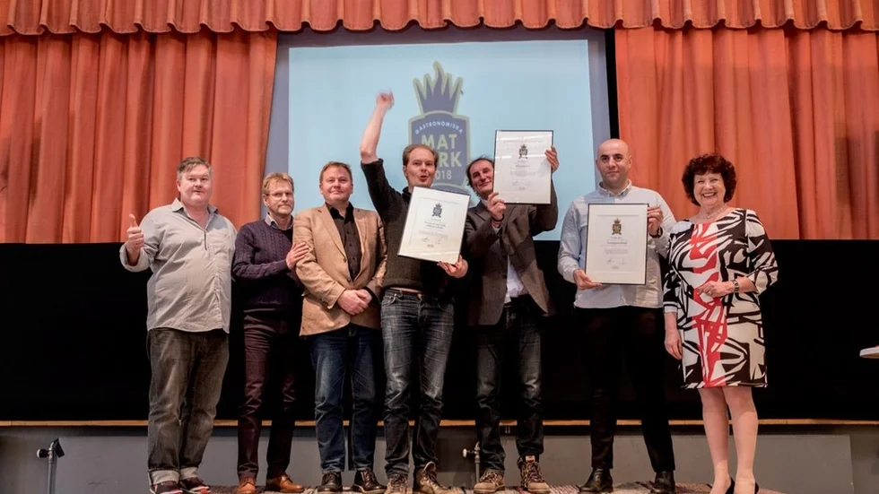– Vi fick två priser. Ett hederspris för den produkt som ligger bäst i tiden men så vann vi också förstapriset, säger David Lindström som syns i mitten i bild.