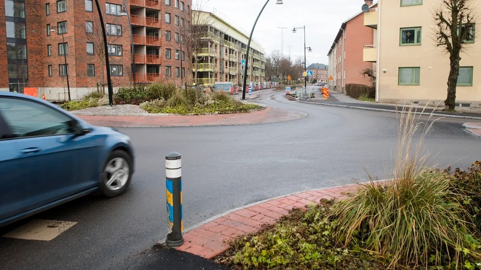 Cyklisten var på väg mot Linnévägen, till vänster i bilden, när han blev påkörd. 