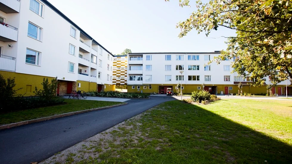 Liselotte Perbro, hyreschef på Kommunfastigheter i Eskilstuna, svarar på en insändare som handlade om reglerna för seniorlägenheter. Foto: Marie Bremberg