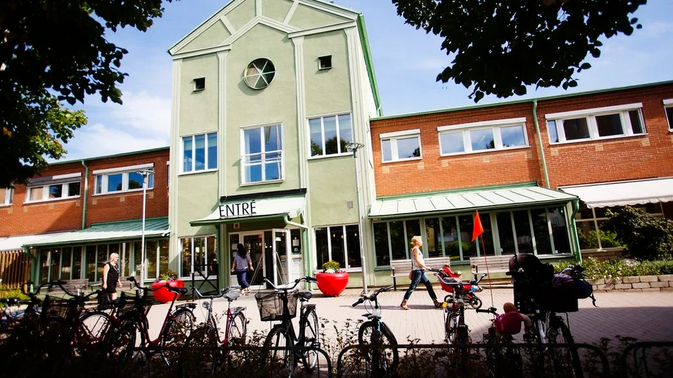 Kulturhuset Ängeln i Katrineholm, där bland annat bibliotek och konsthall finns.