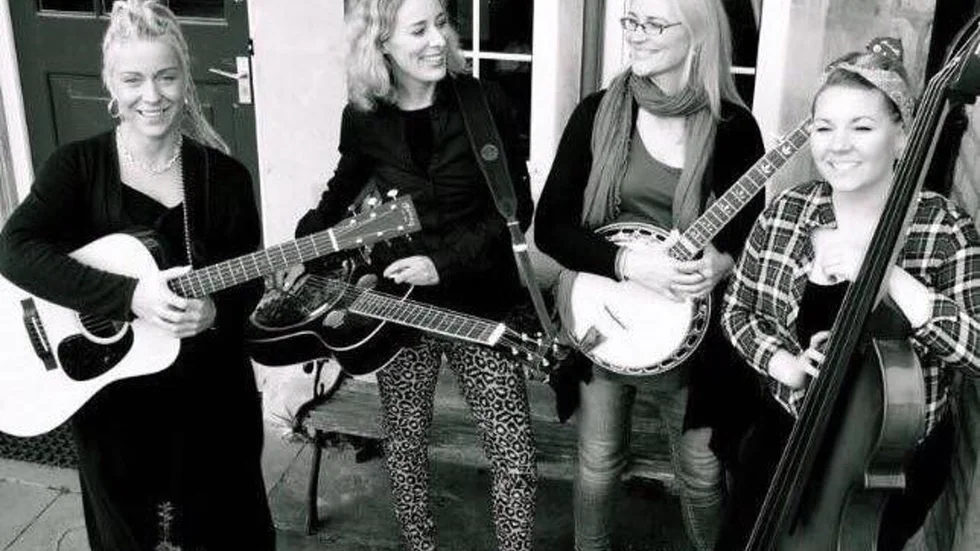 Bandet Hillfilles med lokala Sanna Andersson kommer att spela både på fredag och sedan avsluta festivalen i Mellösa kyrka på söndag.