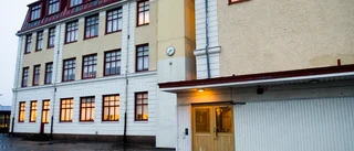 Låga betyg, bristande styrning och inget helhetsgrepp på skollokalerna
