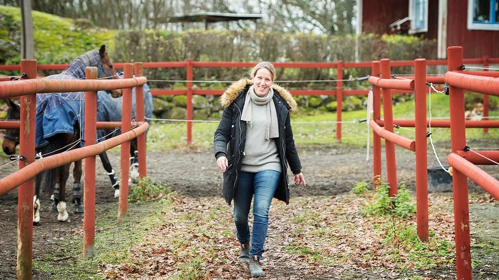 Alette Sederholm driver Ålberga gård. Här finns några av de arbetstillfällen som hästnäringen genererar i Sörmland. "Gården står på flera ben men hästarna är utan tvekan den del som är mest arbetsintensiv", säger hon.